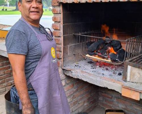 Encuentros Grupales (21/04/2024) :   Asado, Juegos y Karaoke con Rock Nacional en Club Villa Martelli.