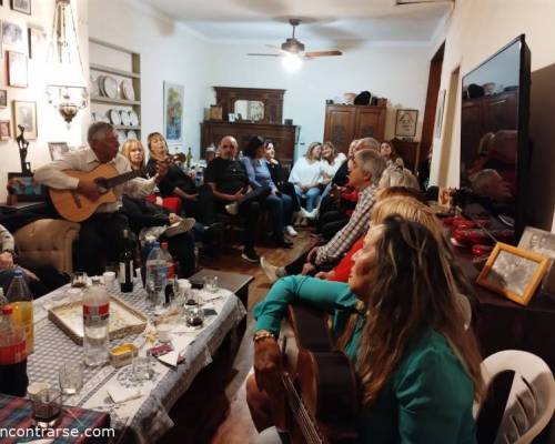 31047 2 COMIDA Y GUITARREADA EN LO DE MAJO