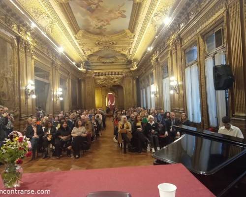 Hermosísima música, regalo de Lisandro Li  Fraini :Encuentro Grupal Presentación del libro "43 razones para demorar el sueño"