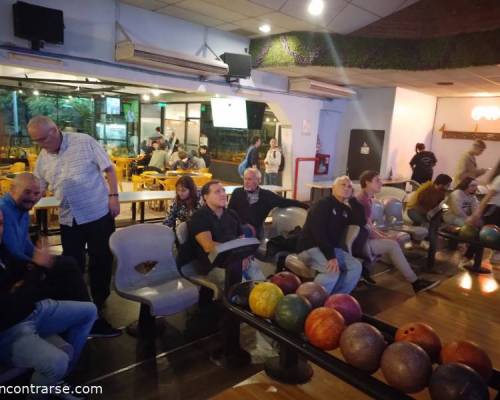 31100 1 BOWLING EN PALOKO DE COLEGIALES