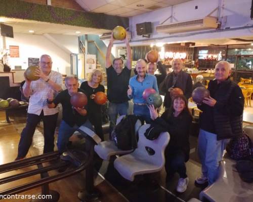 Gracias gente por la buena vibra de todos, muy lindo encuentro. :Encuentro Grupal BOWLING EN PALOKO DE COLEGIALES