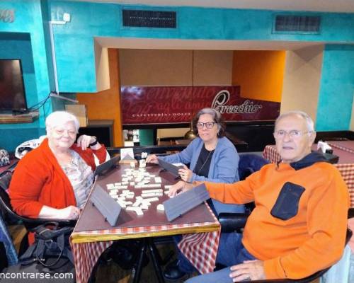 31117 7 MERIENDA Y JUEGOS EN LA TARDE DE UN DOMINGO OTOÑAL