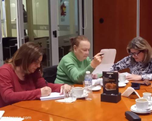 ¡Mare, Emma y Mercedes! Madre e hijas desde Venezuela a nuestro taller!  Lindísimo encuentro :Encuentro Grupal Taller de escritura creativa: Te doy la palabra 