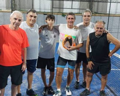 Marce, Gustavo, Gaby; Gabu, Omar, Rodo, Gerardo :Encuentro Grupal PADEL EN ZONA NORTE