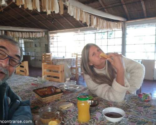 Bien, Jefa. Listo. Ya subimos un montón de fotos. Estoy cansado. Vamos a tomarnos un café con medialunas y el resto de lo sucedido quedará en el misterio. Anótense para el año próximo (que habrá otras expediciones) y se divertirán. Me voy que se me enfría :Encuentro Grupal ¿ME ACOMPAÑAS A  LAS FLORES?