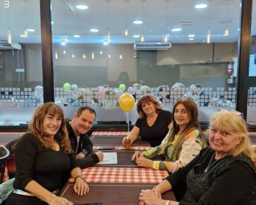 Globo naranja para la generala. SYL, Marcelo. Diana, Silvia y Chunnypon. Luego se sumo al juego Danielva :Encuentro Grupal SALIDA MENSUAL DE JUEGOS 2