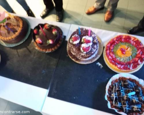 Mesa de las  tortas :Encuentro Grupal 2X5= 10 CUMPLES PARA FESTEJAR!!!