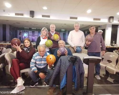 31392 4 BOWLING EN PALOKO DE COLEGIALES