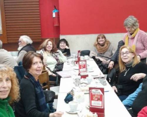 Hermosa salida y festejo del día del amigo!!! Gracias Gabriel!!! :Encuentro Grupal MERIENDA POR EL DIA DEL AMIGO.- Y VISITA MUSEO de las muñecas 

