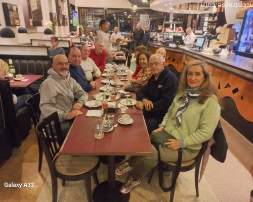 31543 13 SE ACERCA EL INVIERNO PERO DEVOTO CAMINA