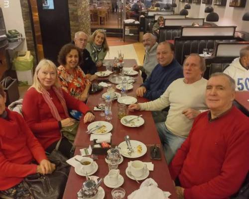 31543 8 SE ACERCA EL INVIERNO PERO DEVOTO CAMINA