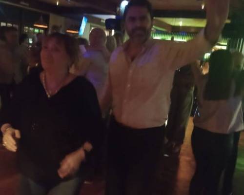 31552 11 A BAILAR EN JOE BAR   !  !  !