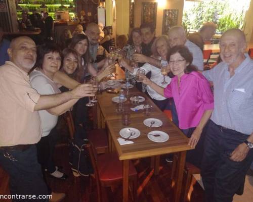 Celebrando el cumple de Claudio :Encuentro Grupal A BAILAR EN JOE BAR   !  !  !