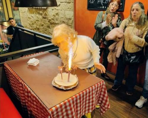 TERCER FESTEJO DE CUMPLE, GRACIAS CHICAS... :Encuentro Grupal JUGUEMOS EN UN LUNES FERIADO