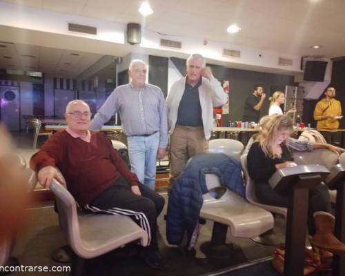 31575 3 BOWLING EN PALOKO DE COLEGIALES