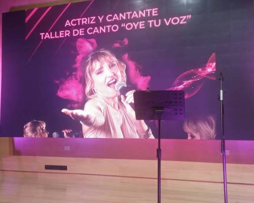 31618 1 ACOMPAÑANOS EN  LA MUESTRA  DE FIN DE AÑO  DEL TALLER DE CANTO 
