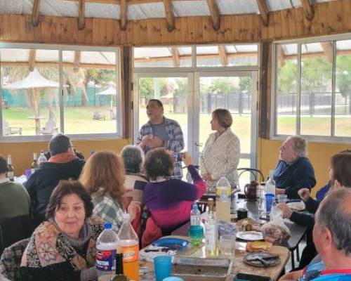 31665 41 Festejamos el día del Amigo con Asado y baile con Rock Nacional en el Club Ejercito Villa Martelli