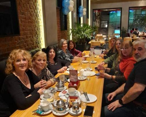 31670 2 CAFECITO DE LOS JUEVES EN QUILMES