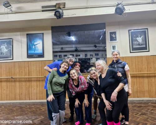 31674 2 Salio encuentro feriado hoy . ENSAYO DE OBRAS DE DANZA CONTEMPORANEA LAS VOLVEREMOS A MOSTRAR .. ES PARA TIDOS AMBOS SEXOS PRINCIPIANTES Y NIVEL MEDIO