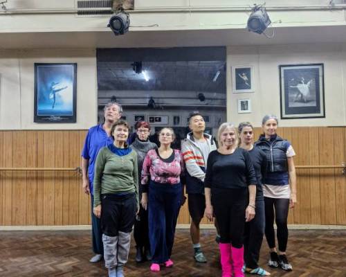 31674 3 Salio encuentro feriado hoy . ENSAYO DE OBRAS DE DANZA CONTEMPORANEA LAS VOLVEREMOS A MOSTRAR .. ES PARA TIDOS AMBOS SEXOS PRINCIPIANTES Y NIVEL MEDIO
