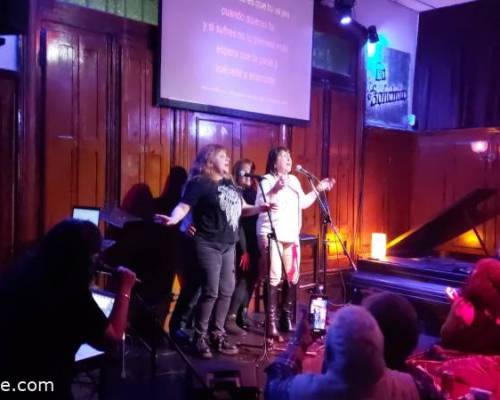 31677 11 VOLVEMOS CON EL KARAOKE  REPETIMOS LA ALEGRÍA Y LAS GANAS DE CANTAR