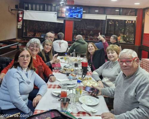 Nos quedamos a xenar y ver el partido de Argentina-Ecuador. Que manera de sufrirrrrr :Encuentro Grupal JUGAMOS AL RUMMY MONTE CASTRO