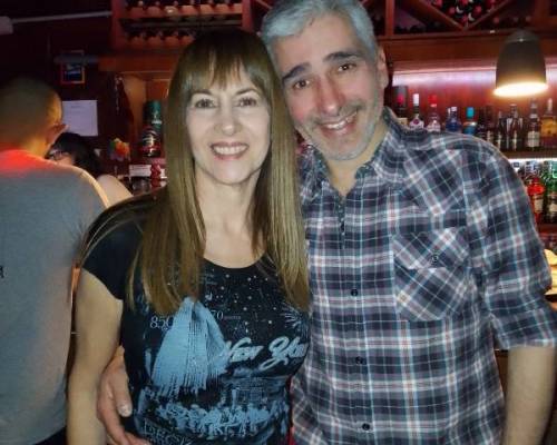 Hermosa parejita :Encuentro Grupal "MES DEL AMIGO ,MUSICA Y BAILE EN LA BOHEMIA"