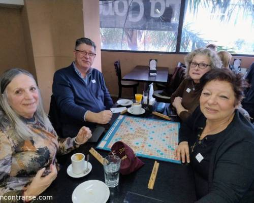 31881 5 CADA CUAL ATIENDE A SU JUEGO!!!!