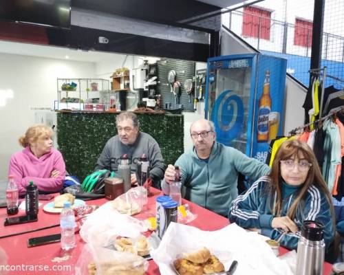 31889 5 ** JUGAMOS AL PADDLE **