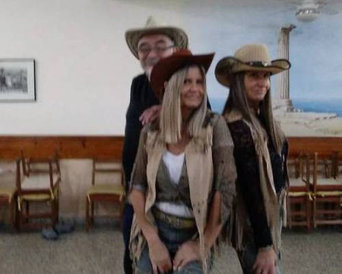 32052 10 EN ENCONTRARSE TAMBIEN SE BAILA COUNTRY