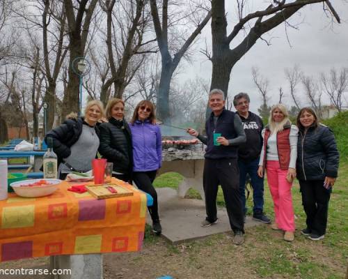 32053 3 ROSARIO : Asado comunitario en Fray Luis Beltran