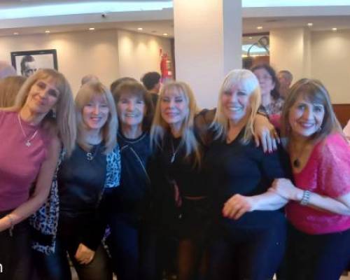 32057 17 ESTAMOS DE FESTEJO: CUMPLEAÑOS CON CENA SHOW