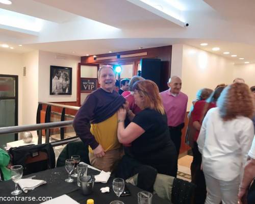 32057 7 ESTAMOS DE FESTEJO: CUMPLEAÑOS CON CENA SHOW