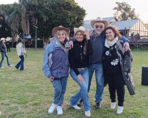 32095 10 EN CATALEJO SE BAILA COUNTRY