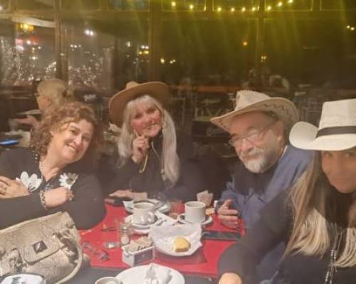 32095 3 EN CATALEJO SE BAILA COUNTRY