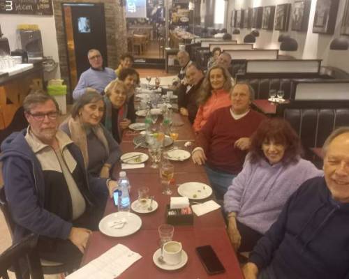 32131 6 SE ARMA LA CAMINATA Y DESPUES EL CAFE