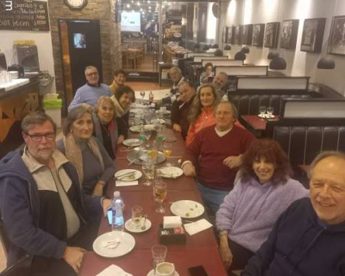 32131 7 SE ARMA LA CAMINATA Y DESPUES EL CAFE