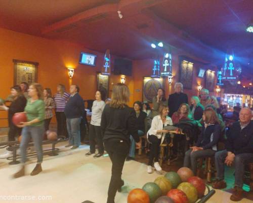 32198 6 BOWLING EN SOBEK EN CABALLITO