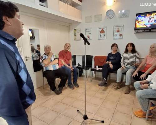 32203 6 LA  TEATRALIDAD APLICADA AL CANTANTE