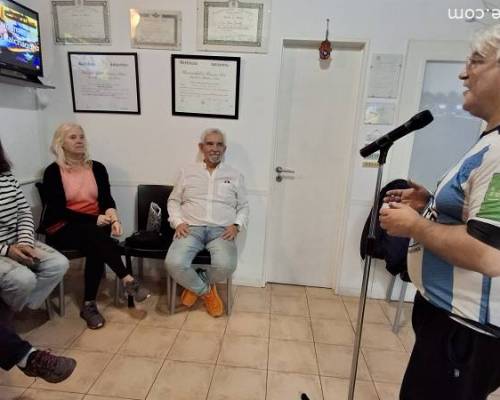32203 8 LA  TEATRALIDAD APLICADA AL CANTANTE