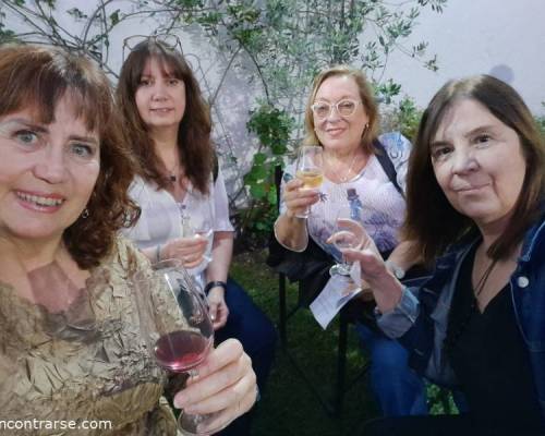 32314 1 DEGUSTACIÓN DE VINOS Y EMPANADAS