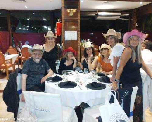32318 8 VIERNES DE CENA SHOW  Y FIESTA ESCORPIANA