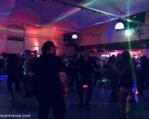 32422 7 BAILAMOS MUCHO ROCK Y ALGO DE CUMBIA Y BACHATA