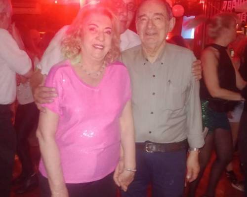 32468 19 A BAILAR EN JOE BAR     !  !  !