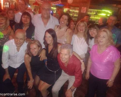 32468 29 A BAILAR EN JOE BAR     !  !  !