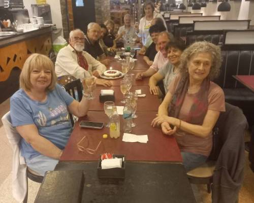 32594 25 FESTEJAMOS OTRO CUMPLEAÑOS Y SEGUIMOS CAMINANDO