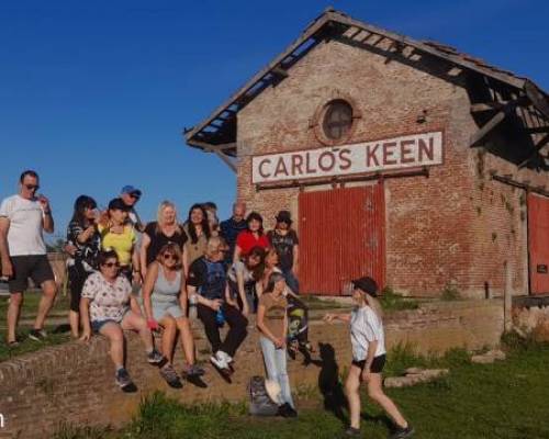 32635 24 BUENAS VIBRAS DEL OESTE VA A CARLOS KEEN EN COMBI