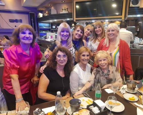 32658 1 FESTEJAMOS EL CUMPLE DE NUESTRA AMIGA CRISMAE