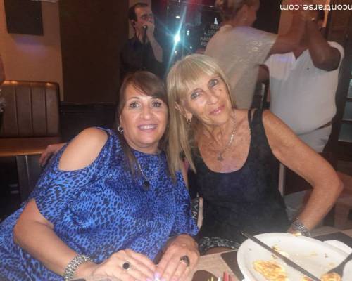 32658 3 FESTEJAMOS EL CUMPLE DE NUESTRA AMIGA CRISMAE