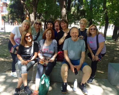 Perla, Yvonne, Aurelia, Lucia, Cristal, Liliana, Miriam, Betiana, Mario y Cristu.... Mario bendito tu eres en esta foto! jajaj :Encuentro Grupal VENITE A CAMINAR A  RAMOS... EJERCICIO, CHARLAS Y CAFÉ!